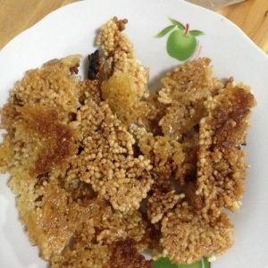 炸锅巴制作方法全过程_选米泡打糊，炸出金黄酥脆香！