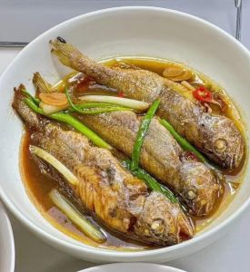 台州黄鱼最正宗的做法_香煎家烧焖烧，鲜嫩入味