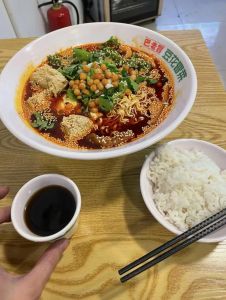 老冒菜的做法大全_冒菜汤底自调，下菜有讲究，更香更美味！