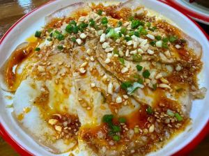 川味蒜泥白肉调料的做法_蒜泥白肉酱汁秘制做法，香浓不腻，在家就能做！
