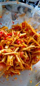盐制白萝卜干的做法_选对萝卜加盐腌晒，加料入味好保存！