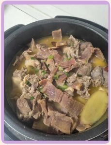 笋干鹅煲的做法大全_笋干鹅煲，慢炖入味，暖心暖胃