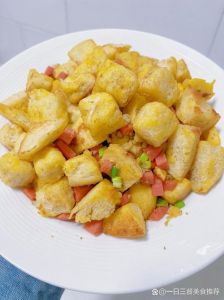 部队素炒馒头的做法_简单营养，剩馒头的绝佳下饭菜