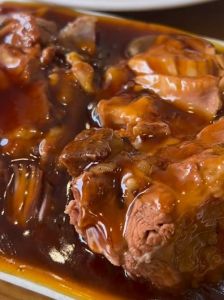 正宗扒牛肉条的做法_肥瘦相间，酥烂鲜嫩，回味无穷
