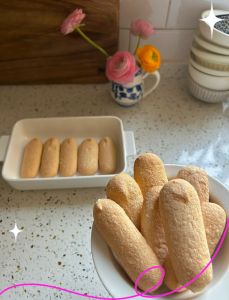 做手指饼干的方法和步骤_手指饼干做法酥脆香，配奶吃美味！