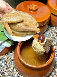 煨熟是什么做法_慢煨炖出醇厚味，高压锅难比！