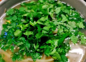 川味连锅汤的家常做法窍门_浓汤配蘸料，肉烂萝卜香