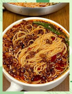 猪肉面臊子家常做法_猪肉臊子面，家常美味，做法简单！