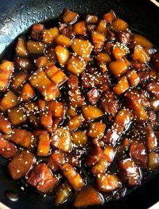 云南红烧肉做法_外酥里糯，酸甜可口！