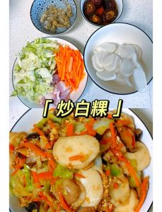 炒三白家常做法_葱香虾段炒三白，金针菇清炒三白，圆白菜炒三白，简单美味的家常菜