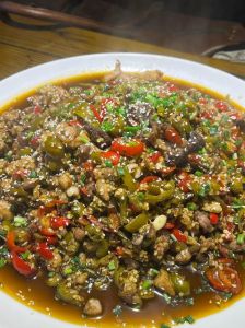 自贡泡椒兔正宗做法_选对泡椒，兔肉酸辣弹牙