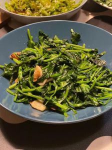 炒豌豆片需要焯水吗_焯水豌豆去涩增绿，30秒快熟老豌豆煮2分