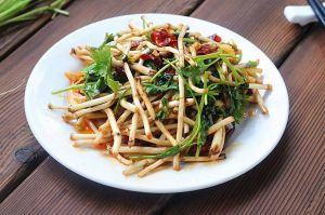 折耳根凉拌要焯水吗_凉拌折耳根焯不焯水？看这里就够！