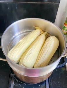 整条玉米煮多久熟_煮玉米多长时间？甜糯时间表速查！
