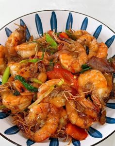 大虾清蒸要去虾线吗_清蒸大虾要不要去虾线？做法和蘸料分享