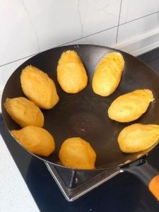 贴玉米饼子多少分钟可以熟_玉米饼子焖煎时间技巧