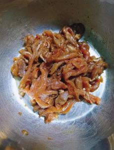 鱼香肉丝没有豆瓣酱用什么代替_鱼香肉丝鱼香来自调料，无肉关键在火候