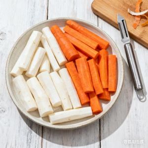 胡萝卜片焯水几分钟_焯水胡萝卜时间因形状而异，快焯保营养