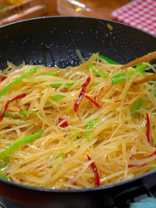 炒土豆丝是脆的怎么判断熟没熟_炒土豆丝脆爽熟透的秘诀