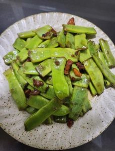 扁豆角焯水几分钟_扁豆角焯水看软度，3-5分钟保脆嫩