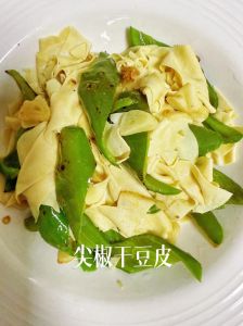 干豆腐需要焯水吗_家常干豆腐焯水软烂入味，凉拌炒制皆美味