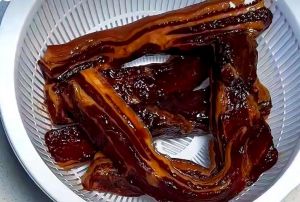 家庭自制酱猪肉_酱猪肉肥而不腻，小火慢炖入味，佐酒配饭佳肴