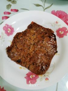 牛排在电饼铛里煎多久会熟_温度时间与翻面