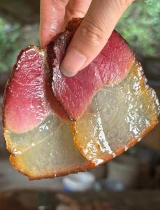 腊肉一般焯水几分钟_腊肉先泡水后煮，软嫩不咸味好