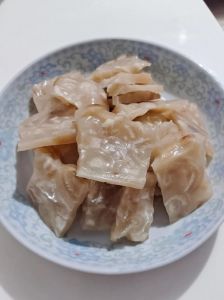 怎样泡发炸好的肉皮_肉皮挑选与泡发技巧，油发冷水盐发全解析