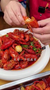 小龙虾出肉率对比_小龙虾出肉率高口感好，选对品种产地烹饪