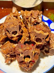 羊蝎子是哪个部位为啥叫羊蝎子_羊蝎子火锅鲜香补钙，北方经典美味！