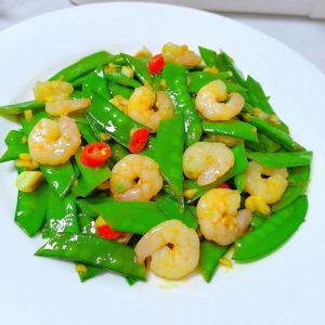炒虾仁配菜有哪些_虾仁炒西兰花荷兰豆黄瓜，营养美味家常菜