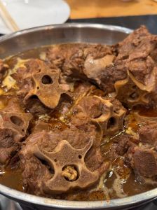 羊蝎子哪个部位_羊蝎子火锅，骨髓丰富营养高