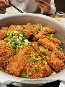 蒸肉粉蒸肉的家常做法_街头小碗蒸肉香，妈妈手艺传家味