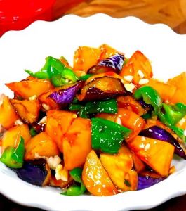 以前的东北地三鲜是哪三种食材_东北地三鲜，茄子土豆青椒香