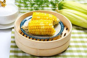 甜玉米隔水蒸多久能熟_蒸玉米多长时间？甜玉米12分钟，糯玉米17分钟