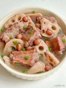 白水煮藕的做法大全_清爽去火，选对食材巧炖煮