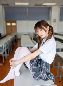 白丝体操服jk双马尾的流行搭配与美食文化中的时尚元素解析