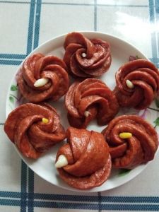 甜菜根蒸馒头固色方法_蒸甜菜根做彩色面团，加柠檬汁保色