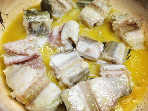 爆炒小黄瓜私房菜谱分享:蜜汁扣肉详细制作步骤与食材搭配解析 爆炒小黄瓜私房菜谱分享:蜜汁扣肉详细制作步骤与食材搭配解析