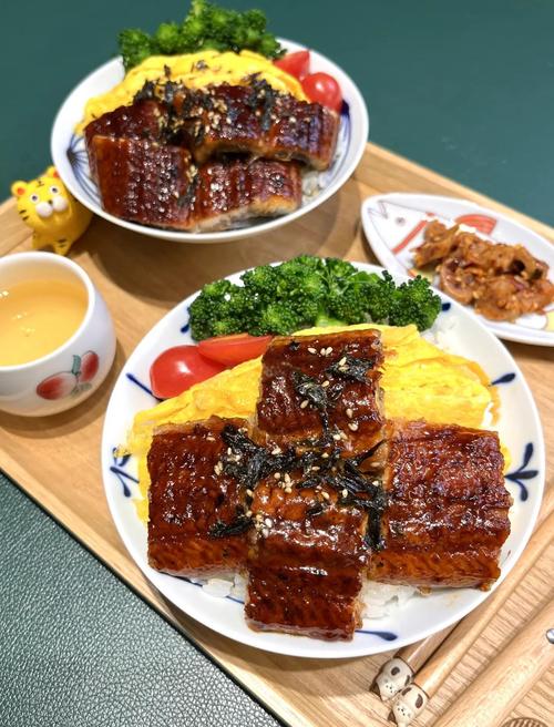 烤鳗鱼的做法烤箱_香甜酥嫩,日式风味! 烤鳗鱼的做法烤箱_香甜酥嫩,日式风味!