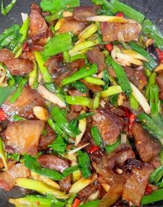 煮腊肉的正确方法_去油减腻，肥而不腻！
