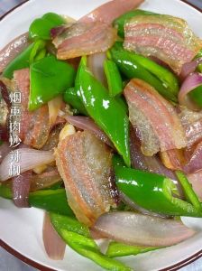 熏肉炒菜的做法_熏肉家常菜，简单美味！