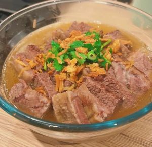 牛腩焯水正确方法_牛腩冷水焯水更鲜美，沸水易柴