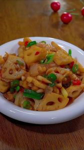 藕怎么炒容易炒熟_酸辣脆藕片，简单又美味！