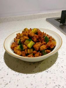 猪肉炒三丁的家常做法_家常美味，营养简单