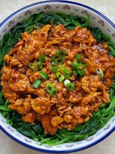 东北鸡蛋酱的做法_家常鸡蛋酱做法，春饼绝配！