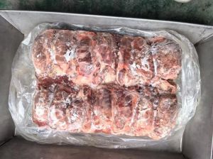 核桃肉是猪什么部位_四川特色核桃肉，猪头肉夹缝珍品，红油浓郁下酒佳