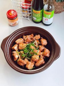 砂锅焗排骨煲的做法_砂锅焗排骨煲，外酥里嫩家常菜