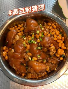 炖猪蹄黄豆的正确方法_冷水焯水去腥，慢炖入味营养